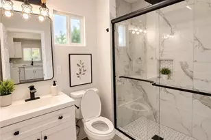 605 G St, Bakersfield, CA 93304 - Photo 8