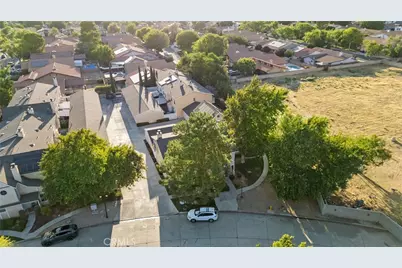 43675 Park, Lancaster, CA 93534 - Photo 4