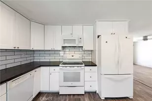 22242 Germain St, Chatsworth, CA 91311 - Photo 8