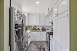 27068 Hidaway, Canyon Country, CA 91351 - Photo 10