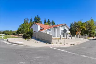 19865 Hiawatha St, Chatsworth, CA 91311 - Photo 2