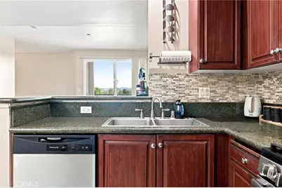 13941 Sherman Way #407, Van Nuys, CA 91405 - Photo 6