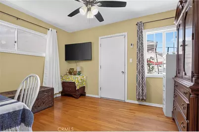 18809 Vanowen, Reseda, CA 91335 - Photo 4