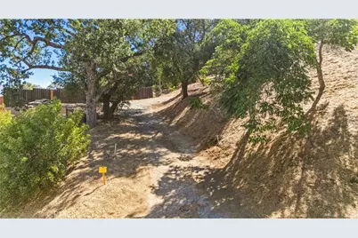 1194 Black Canyon, Simi Valley, CA 93063 - Photo 2
