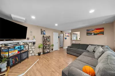 27819 Galeton, Canyon Country, CA 91387 - Photo 12