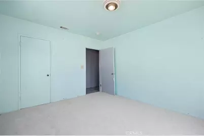 15739 Chatsworth, Granada Hills, CA 91344 - Photo 24