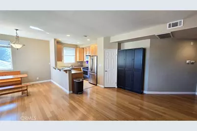 5430 Bellingham Avenue #104, Valley Village, CA 91607 - Photo 2