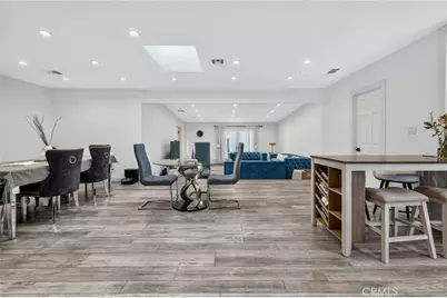 18952 Victory, Tarzana, CA 91335 - Photo 4