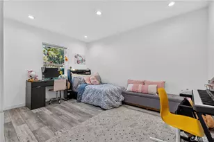 18952 Victory Blvd, Tarzana, CA 91335 - Photo 20