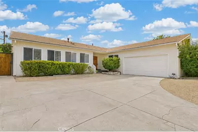 7928 Owensmouth, Canoga Park, CA 91304 - Photo 2