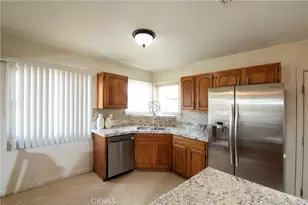 12560 Mineola, Los Angeles, CA 91331 - Photo 8