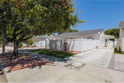 18813 Cantlay St, Reseda, CA 91335 - Photo 2