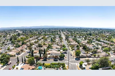 13200 13202 Wentworth Street, Arleta, CA 91331 - Photo 38