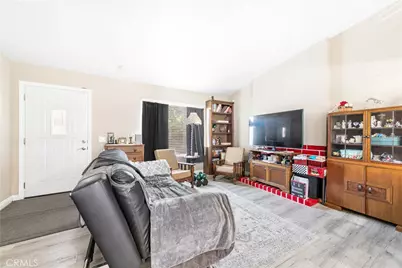 13200 13202 Wentworth Street, Arleta, CA 91331 - Photo 6