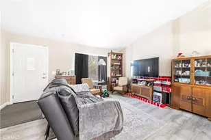 13200 13202 Wentworth St, Arleta, CA 91331 - Photo 6