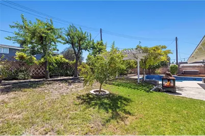 1394 Parkhurst, Simi Valley, CA 93065 - Photo 32