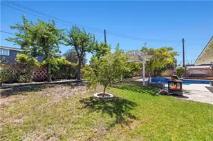 1394 Parkhurst, Simi Valley, CA 93065 - Photo 32
