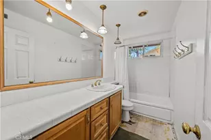 10525 Woldrich St, Sylmar, CA 91342 - Photo 20