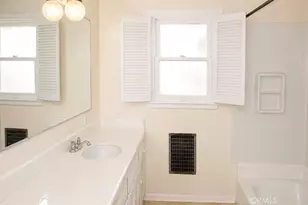 16636 Gilmore St, Van Nuys, CA 91406 - Photo 8