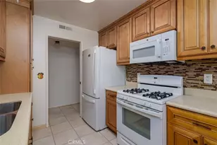 11813 Runnymede St, North Hollywood, CA 91605 - Photo 4