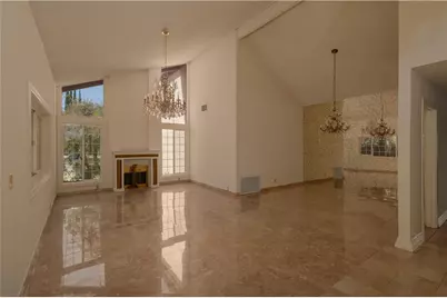 18129 Delano, Reseda, CA 91335 - Photo 4