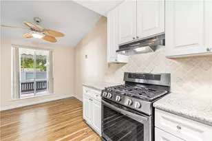 19231 Ave Of The Oaks, Newhall, CA 91321 - Photo 4