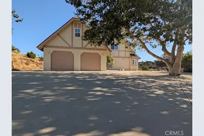 8021 Macron Street, Oak Hills, CA 92344 - Photo 4