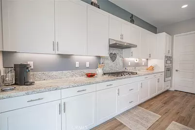 17730 Hillside Way, Saugus, CA 91350 - Photo 8