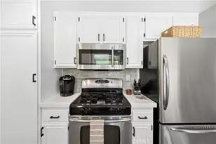 28603 Applewood Ln, Castaic, CA 91384 - Photo 8
