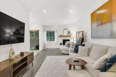 17914 Magnolia Boulevard #121, Encino, CA 91316 - Photo 2