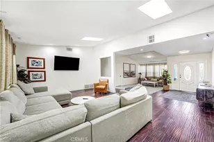 22450 Collins, Woodland Hills, CA 91367 - Photo 8