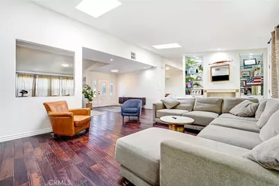 22450 Collins, Woodland Hills, CA 91367 - Photo 10