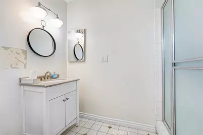 22450 Collins, Woodland Hills, CA 91367 - Photo 38