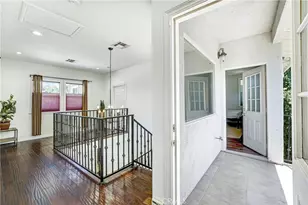 22450 Collins, Woodland Hills, CA 91367 - Photo 24
