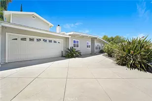 22450 Collins, Woodland Hills, CA 91367 - Photo 4