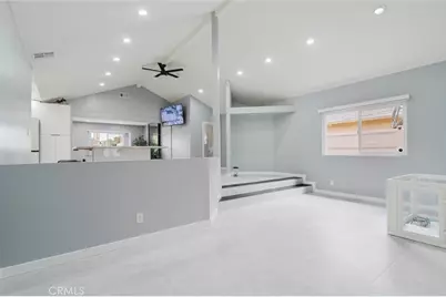 7725 Loma Verde Avenue, Canoga Park, CA 91304 - Photo 18