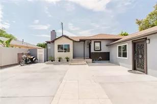 7725 Loma Verde Ave, Canoga Park, CA 91304 - Photo 4