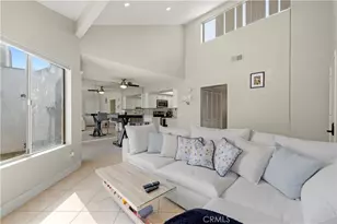 18408 Hatteras St, Tarzana, CA 91356 - Photo 2