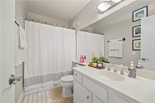 18408 Hatteras St, Tarzana, CA 91356 - Photo 8