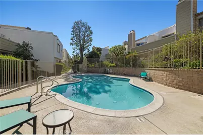 18408 Hatteras Street, Tarzana, CA 91356 - Photo 32