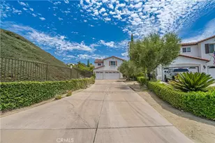 29164 Harmony Way, Saugus, CA 91390 - Photo 2