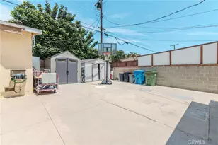 8636 Colbath, Los Angeles, CA 91402 - Photo 32