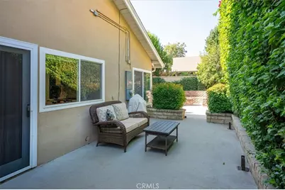 23902 Via Aranda, Valencia, CA 91355 - Photo 28