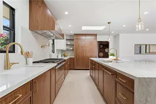 23925 Crosson Dr, Woodland Hills, CA 91367 - Photo 22