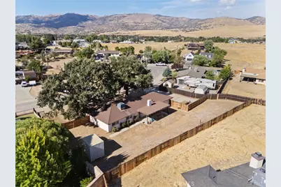 19700 Mesa Drive, Tehachapi, CA 93561 - Photo 32