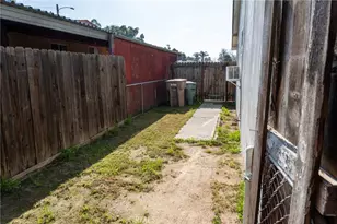1102 E 18th St, Bakersfield, CA 93305 - Photo 16