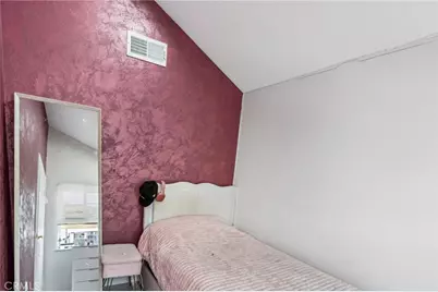 10659 Bloomfield Street, Toluca Lake, CA 91602 - Photo 32