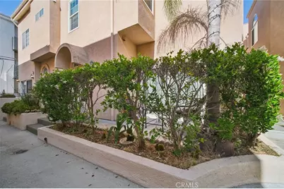 10659 Bloomfield Street, Toluca Lake, CA 91602 - Photo 4