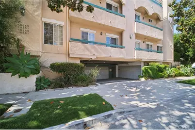 10659 Bloomfield Street, Toluca Lake, CA 91602 - Photo 2