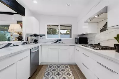 18334 Hiawatha Street, Northridge, CA 91326 - Photo 16